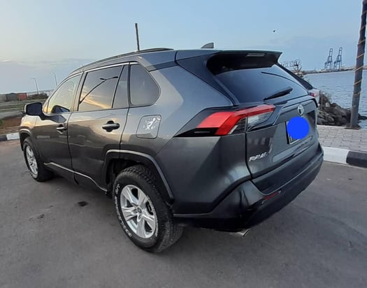 TOYOTA HILUX Revo 2018 boîte automatique / TOYOTA RAV4 automatic 2021 / JETOUR x70 PLUS 2022