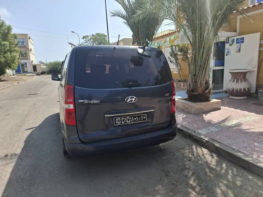 Hyundai Starex 2019, 9 places, diesel, boîte Automatique, état d\'origine