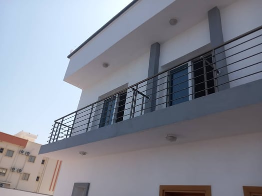 Villa neuve à louer à Haramous avec vue sur mer