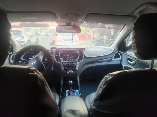 Hyundai Santa Fe & Jetour 2022 automatiques en excellent état