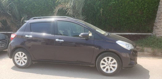 Toyota Yaris 2018, boîte automatique, excellent état