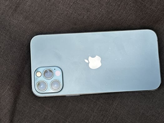 IPhone 12 Pro à vendre - Excellent état
