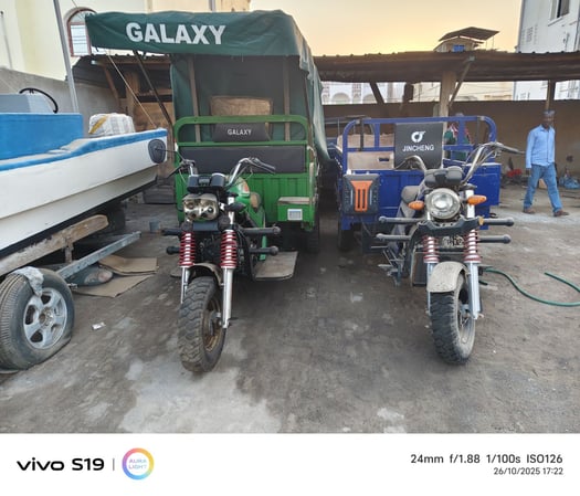 Motos Bajaj Galaxy et Jincheng en bon état - 4 mois d\'utilisation