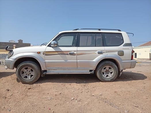 Toyota Land Cruiser Prado en excellent état, faible consommation