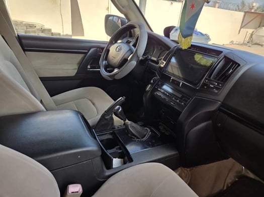 TOYOTA LANDCRUISER V8 / TOYOTA HILUX 2013