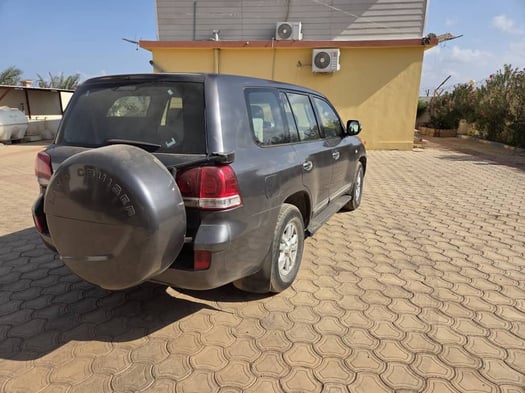 TOYOTA LANDCRUISER V8 / TOYOTA HILUX 2013