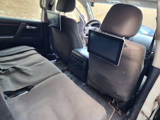 Toyota Land Cruiser V8 2018, 9 places, boîte auto, état impeccable