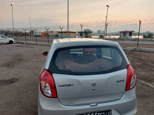 Suzuki Alto 2020 en bon état, idéal pour la ville et économique en carburant