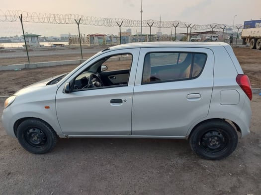 Suzuki Alto 2020 en bon état, idéal pour la ville et économique en carburant