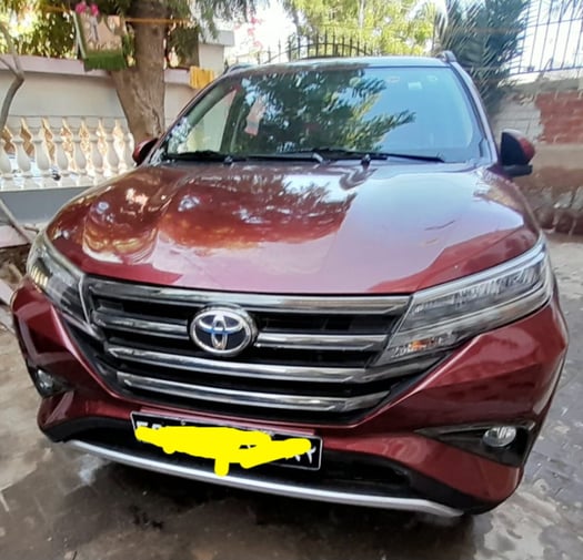 Toyota Rush 2022, essence, état quasi neuf, 20 000 km