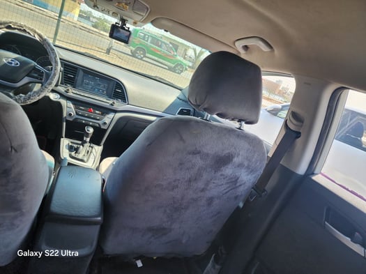 Hyundai Avante 2015/16, diesel, excellente condition, climatisation, prix négociable