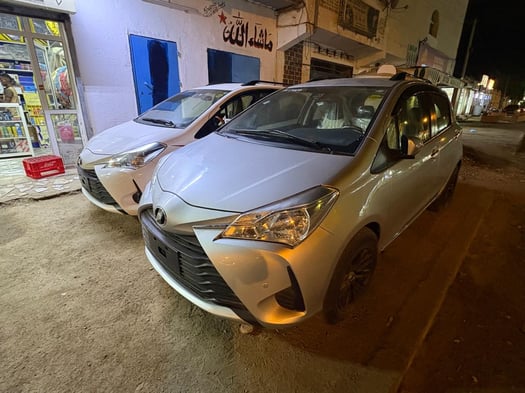 Toyota Vitz 2018, automatique, écran 9, caméra de recul, pneus neufs