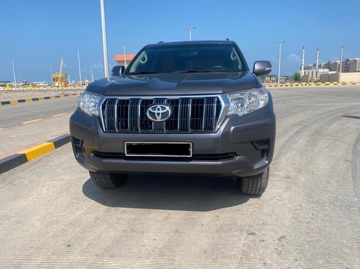 Toyota Prado 2021, diesel, en excellent état