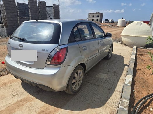 KIA Pride 2011, boîte Automatique, essence, très bon état