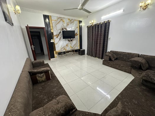 Meubles complets haut de gamme avec électroménagers intégrés