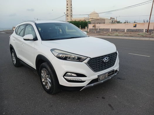 Hyundai Tucson 2018, diesel, boîte automatique, faible kilométrage