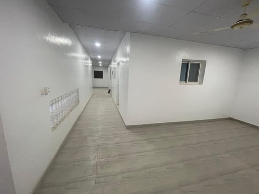 Appartement F3 avec véranda et cuisine à louer à Barwaqo