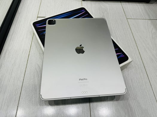 iPad Pro 12.9 Liquid Retina XDR - M2, Apple Pencil, Magic Keyboard