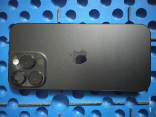 IPhone 16 Pro Max Noir 256 Go, Batterie 100% - Comme Neuf