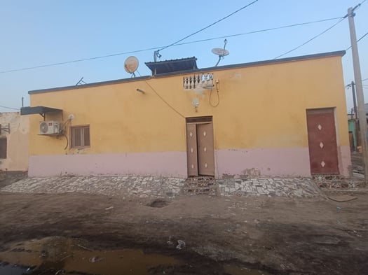 Maison 3 chambres à Quartier 7 avec toilette et cuisine