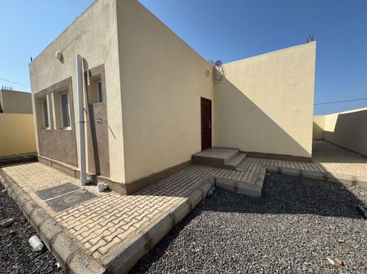 Villa F3 + salon neuve à louer à Future City Hamdani (PK17)