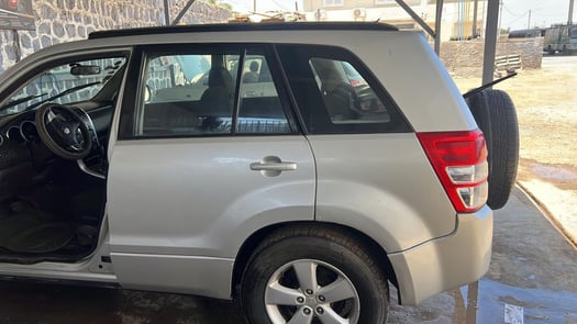 Suzuki Vitara essence, automatique, très bien entretenu