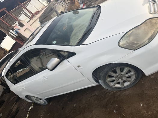 Toyota Versa 2017, 7 places, familiale