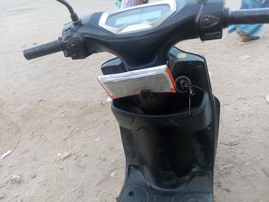 Moto électrique neuve avec carte grise et clés de secours