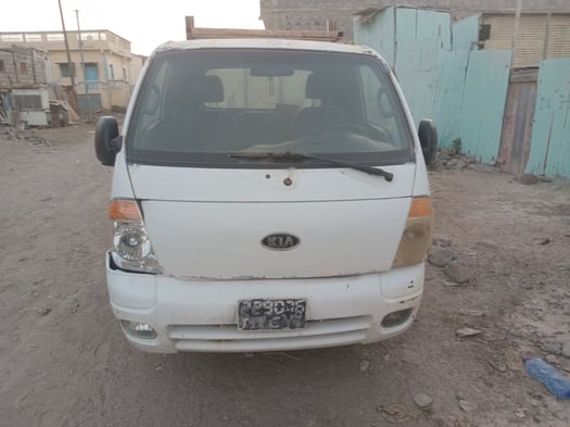 Dîna Kia en bon état, moteur vierge, noir D76