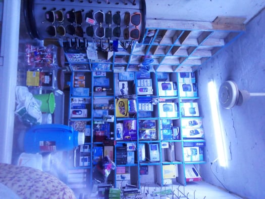 Kiosque électronique à vendre près de l\'hôpital italien