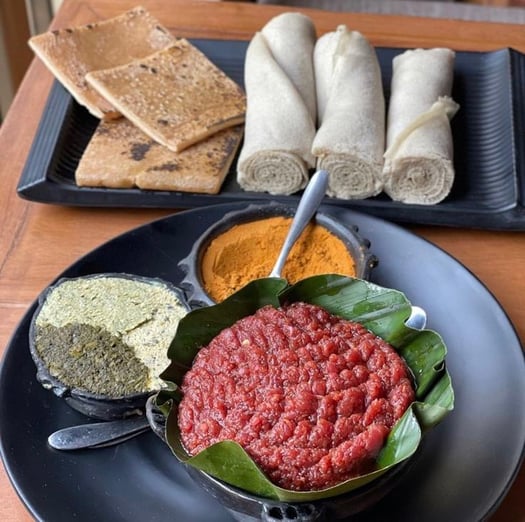 Plats éthiopiens et desserts européens à emporter - Commandez maintenant !