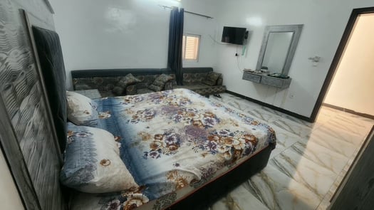 Meubles neufs pour chambre, salon et électroménager