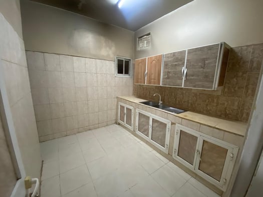 Appartement F3 avec terrasse privée à louer à cité Saoudie