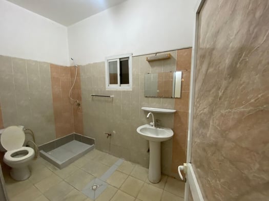 Appartement F3 avec terrasse privée à louer à cité Saoudie