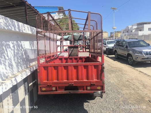 Moto Bajaj en excellent état, prix négociable