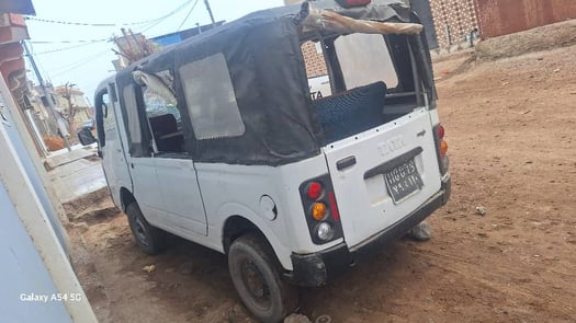 2 Bajaj à vendre – 2023 et 2019 – Très bon état