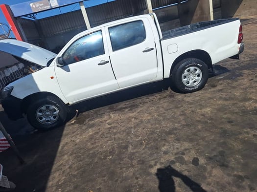 Toyota Hilux Pick-up 2015, diesel, manuelle, climatisation, robuste et fiable