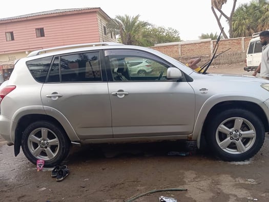 Toyota RAV4 95000 km Diesel, boite manuelle, très bon état