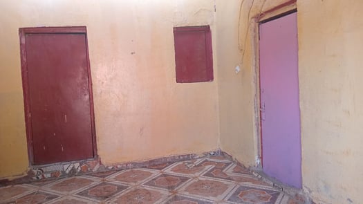 Maison F2 avec véranda à louer à PK 12