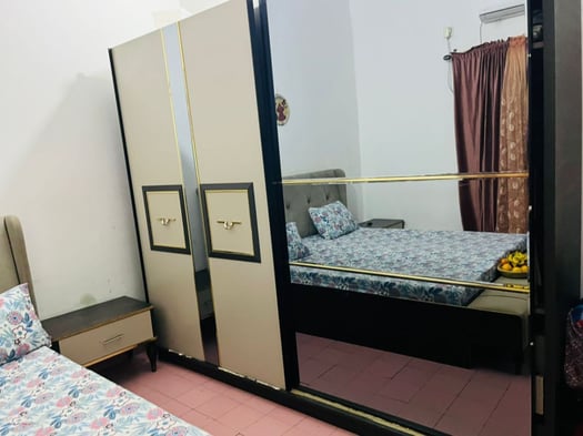 Armoire et commode avec miroir pour chambre à coucher