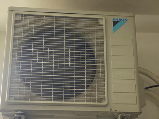 clim DAIKIN1.5 CV et un reservoir de 1500 Litre