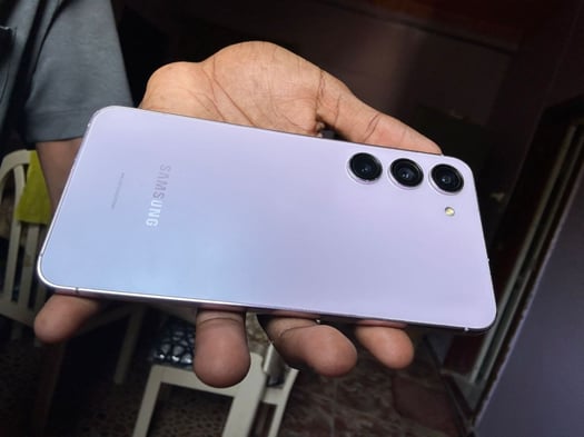 Samsung Galaxy S23 Rose en excellent état