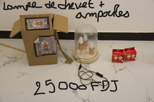 Lampe de chevet avec ampoules neuves