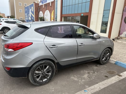 Location de voiture propre et confortable, disponible