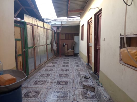 Maison 150m2 quartier T3, eau/électricité, prix négociable