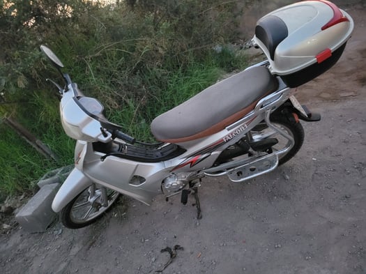 Moto 110, très bien entretenue, 2400 km, négociable