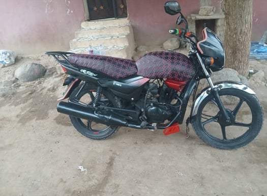 Moto Hero 150 en bon état