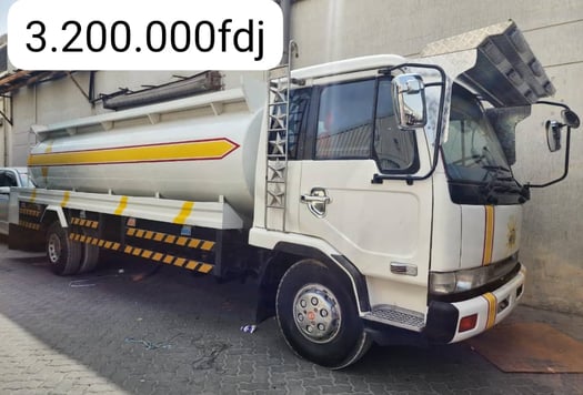 Voiture à vendre depuis Dubai jusqu\'à Djibouti, négociable