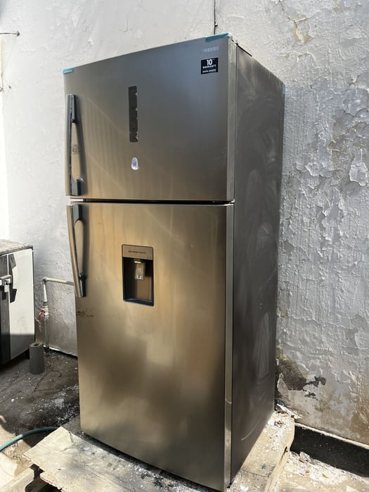 Réfrigérateur Samsung 3 ans, idéal pour restaurant