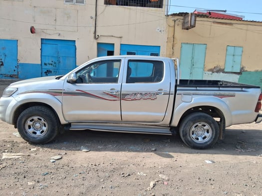 Toyota Hilux 4x4 Double Cabine Diesel avec Climatisation